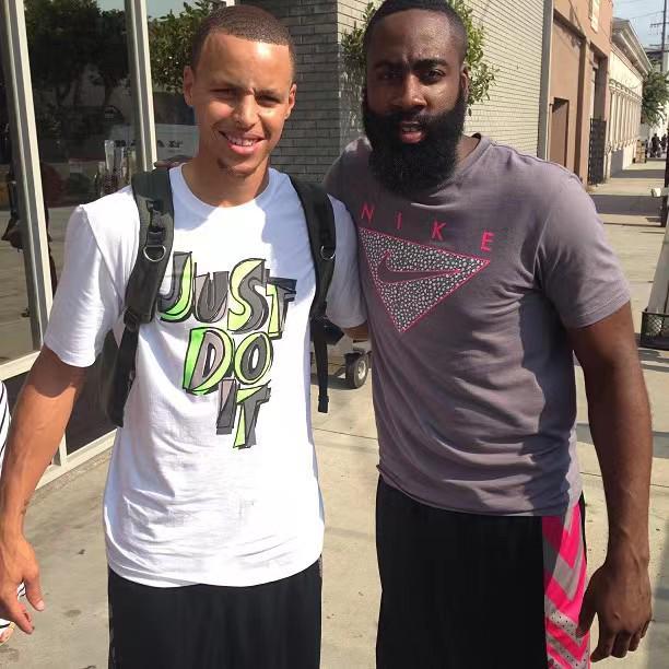 标杆持续靠 标杆持续靠